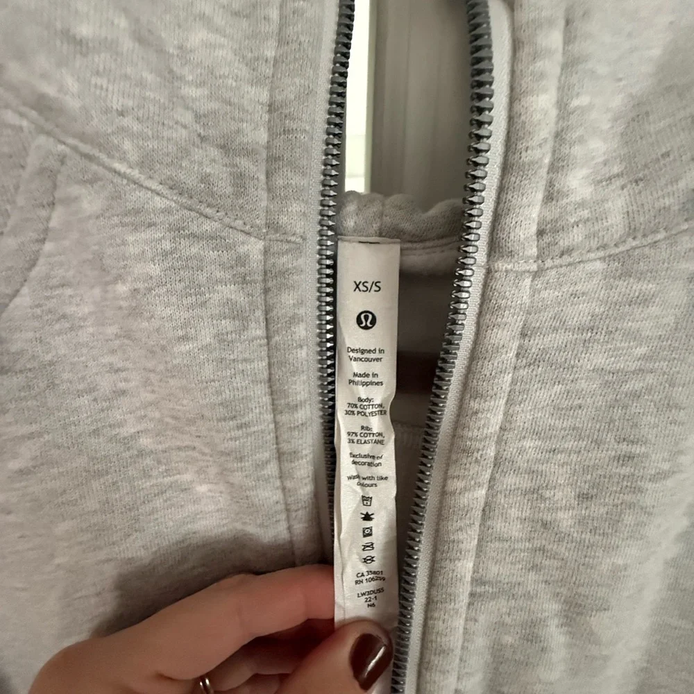 Lululemon Athletica Scuba Oversized Cropped Light Gray Hoodie - Picture 4 of 5